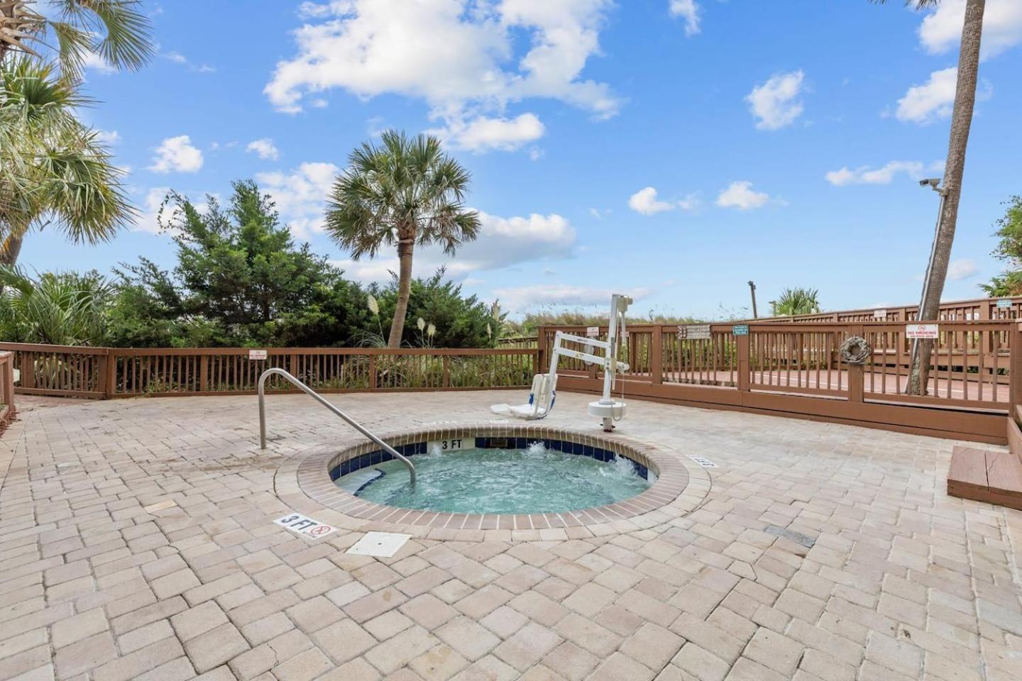 Luxury Ocean Front By Barefoot Landing Apartamento Myrtle Beach Exterior foto